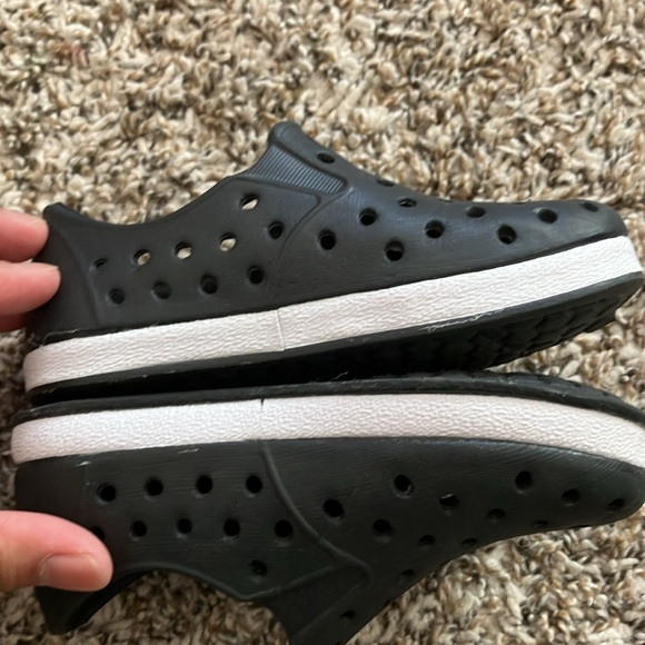 Cat & Jack toddler slip on water shoes - Picture 5 of 7